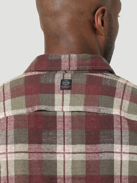 ropa mx Wrangler hombres camisa atg por brisa arroyo de cereza (112331239) 62D6639