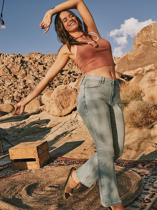 ropa mx Wrangler mujer jeans tipo bota atrevidos de talle alto lavado claro (112327629) 62D6731